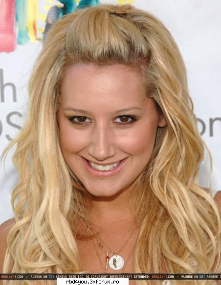 ashley tisdale ..::DuLcEsItA GuRl::..