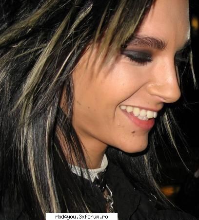 tokio hotel fan pollito scris:nu-l mai faacetzi bill gay mah!acolo cand tom pupa era dragoste frate