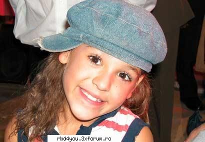 Amy,fetita cu ghiozdanul albeastru! - hilary_vondy - novele:* intra si filmele:*