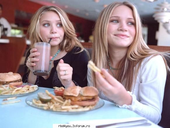 Ashley y Mary-Kate Olsen - poi asta am zis shi yo...totusi cred ca sau pus - AcToRi SI AcTriTzE