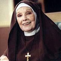 Carita de angel - Es la directora del colegio. Es una mujer justa - novele:* intra si filmele:*