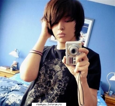 ..::EmO::.. - ce sweeeeeeet e baiatu asta - about u...just u..because you're unik