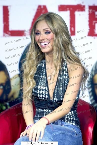 ...................:POZE:............... - hilary_vondy - Anahi