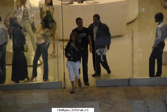 ...................:POZE:............... - hilary_vondy - Anahi