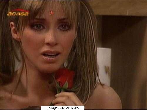 ...................:POZE:............... - da mai bn k la inceput satena q breton si e - Anahi