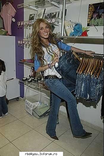 ...................:POZE:............... - hilary_vondy - Anahi