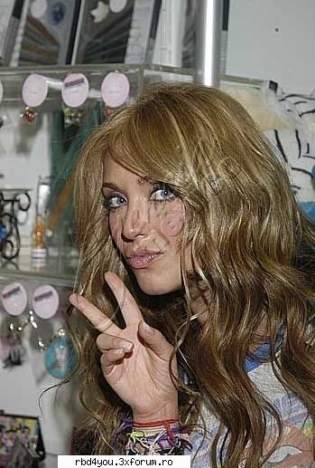 ...................:POZE:............... - hilary_vondy - Anahi