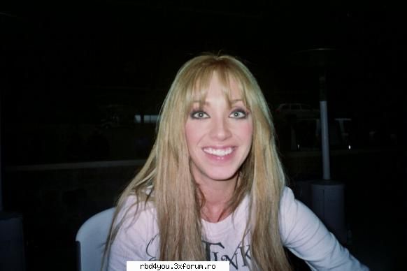 ...................:POZE:............... - soper bannerele ;) - Anahi