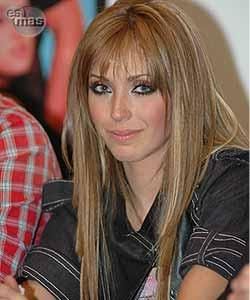 ...................:POZE:............... - hilary_vondy - Anahi