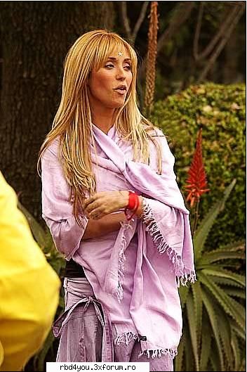 ...................:POZE:............... - dulce_cool_girl - Anahi