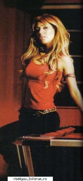 ...................:POZE:............... - hilary_vondy - Anahi
