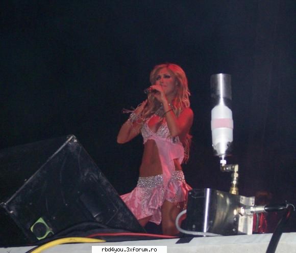 ...................:POZE:............... - hilary_vondy - Anahi