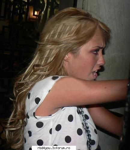...................:POZE:............... - hilary_vondy - Anahi