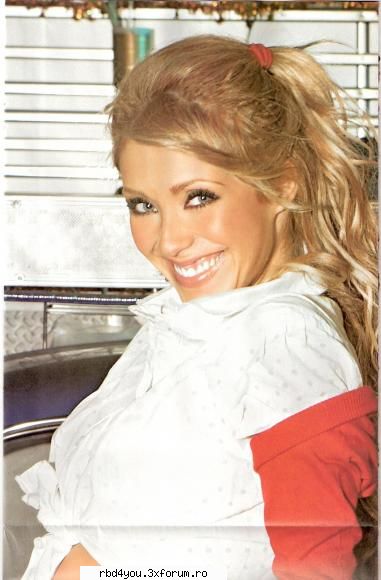 ...................:POZE:............... - .'^Pitik.'Dulcik.'^ - Anahi