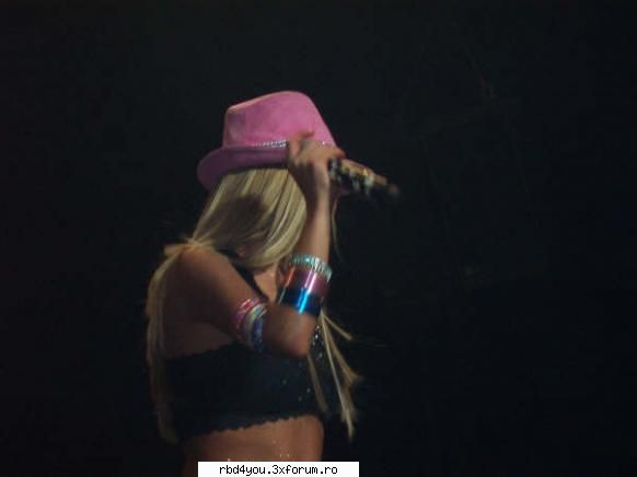 ...................:POZE:............... - hilary_vondy - Anahi