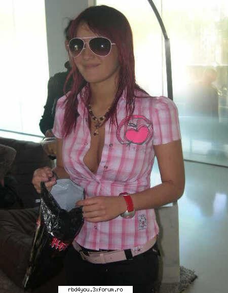 ............:::::::::::::POZE::::::::::::................. - simonika - Dulce
