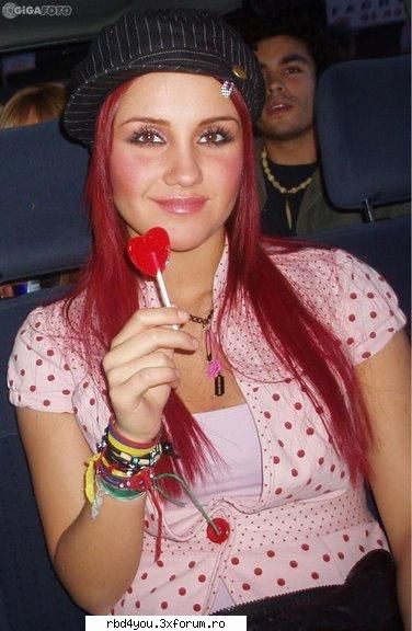............:::::::::::::POZE::::::::::::................. - simonika - Dulce