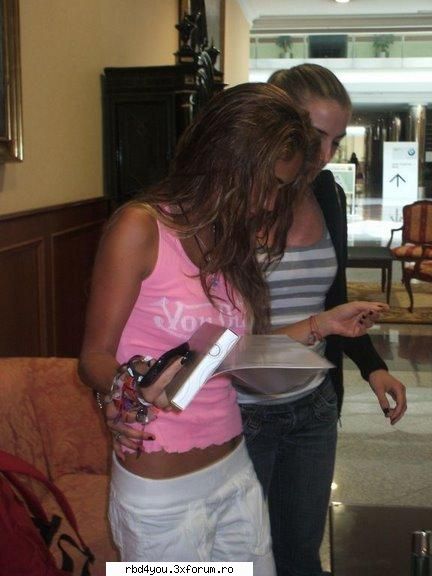 ...................:POZE:............... - simonika - Anahi