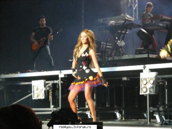$$PoZe diN c0nCeRt3 RbD$$ - hilary_vondy - concerte