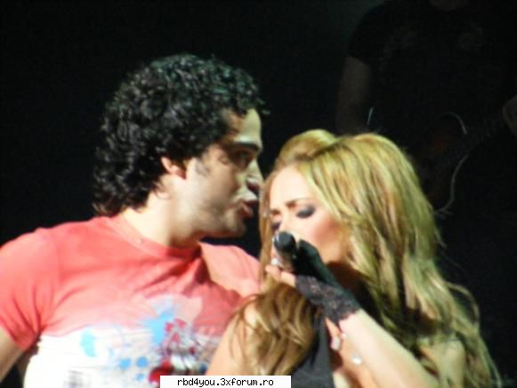 $$PoZe diN c0nCeRt3 RbD$$ - hilary_vondy - concerte