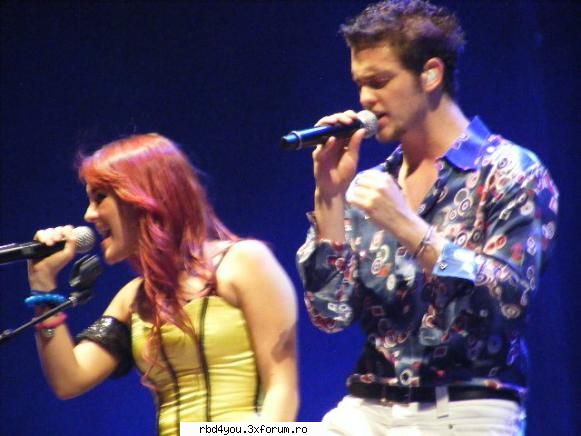 $$PoZe diN c0nCeRt3 RbD$$ - hilary_vondy - concerte