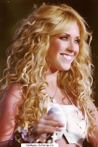 $$PoZe diN c0nCeRt3 RbD$$ - hilary_vondy - concerte