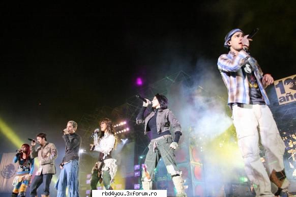 $$PoZe diN c0nCeRt3 RbD$$ - hilary_vondy - concerte