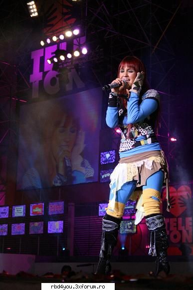 $$PoZe diN c0nCeRt3 RbD$$ - hilary_vondy - concerte