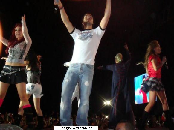 $$PoZe diN c0nCeRt3 RbD$$ - hilary_vondy - concerte