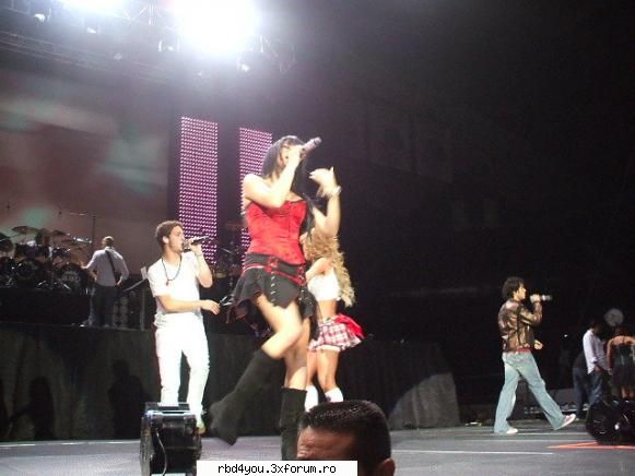 $$PoZe diN c0nCeRt3 RbD$$ - hilary_vondy - concerte