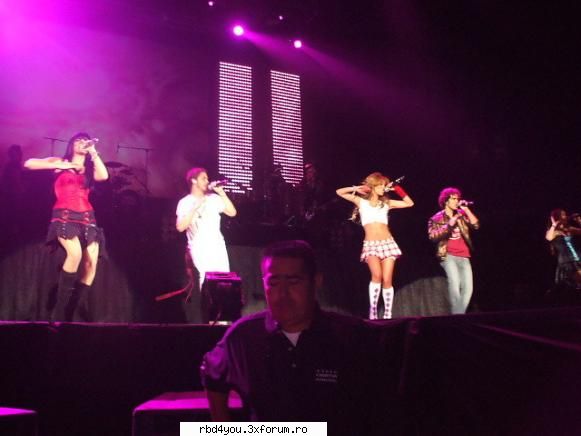$$PoZe diN c0nCeRt3 RbD$$ - hilary_vondy - concerte