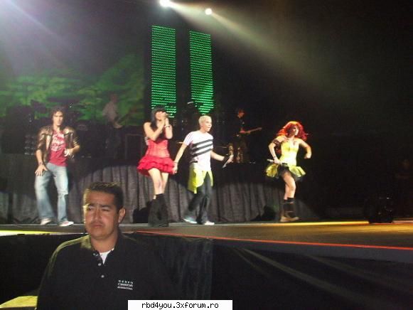 $$PoZe diN c0nCeRt3 RbD$$ - hilary_vondy - concerte