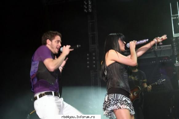$$PoZe diN c0nCeRt3 RbD$$ - hilary_vondy - concerte
