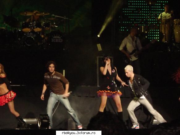 $$PoZe diN c0nCeRt3 RbD$$ - hilary_vondy - concerte