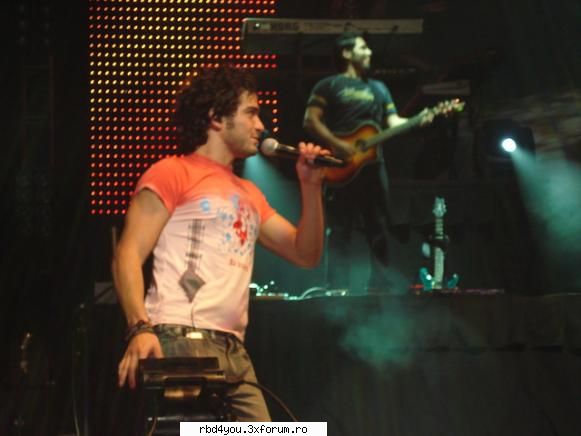 $$PoZe diN c0nCeRt3 RbD$$ - hilary_vondy - concerte