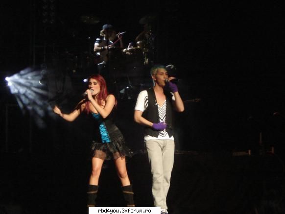 $$PoZe diN c0nCeRt3 RbD$$ - hilary_vondy - concerte
