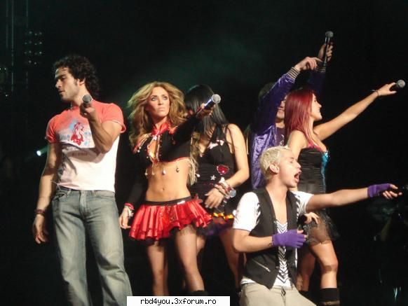 $$PoZe diN c0nCeRt3 RbD$$ - hilary_vondy - concerte