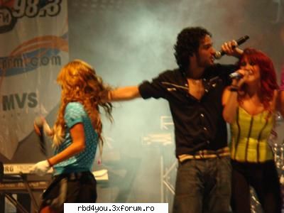 $$PoZe diN c0nCeRt3 RbD$$ - hilary_vondy - concerte