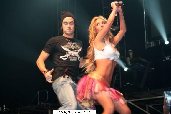 $$PoZe diN c0nCeRt3 RbD$$ - hilary_vondy - concerte
