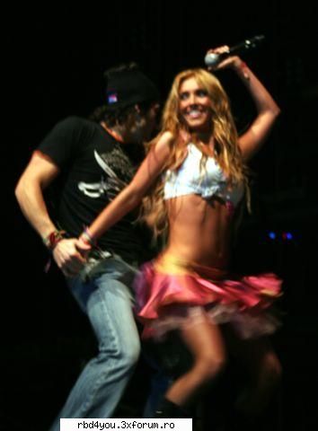 $$PoZe diN c0nCeRt3 RbD$$ - hilary_vondy - concerte