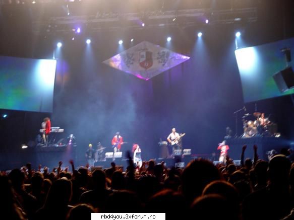 $$PoZe diN c0nCeRt3 RbD$$ - hilary_vondy - concerte