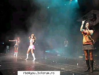 $$PoZe diN c0nCeRt3 RbD$$ - hilary_vondy - concerte