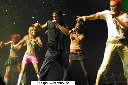 $$PoZe diN c0nCeRt3 RbD$$ - hilary_vondy - concerte