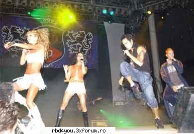 $$PoZe diN c0nCeRt3 RbD$$ - hilary_vondy - concerte