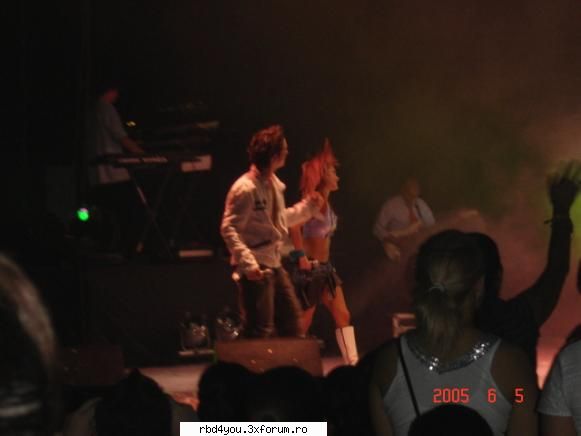 $$PoZe diN c0nCeRt3 RbD$$ - hilary_vondy - concerte