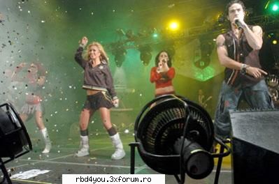 $$PoZe diN c0nCeRt3 RbD$$ - hilary_vondy - concerte