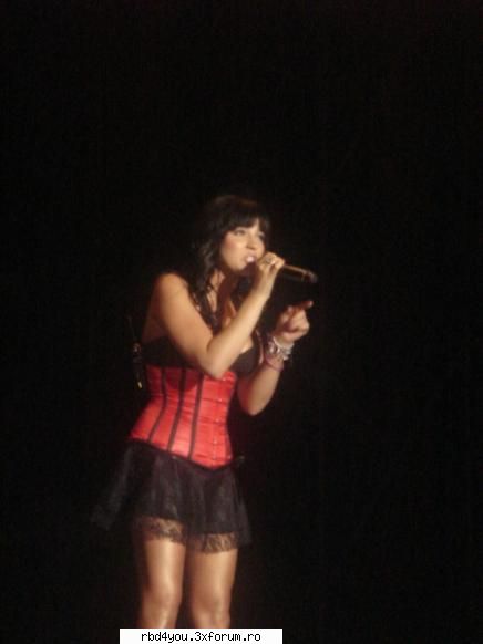 $$PoZe diN c0nCeRt3 RbD$$ - hilary_vondy - concerte
