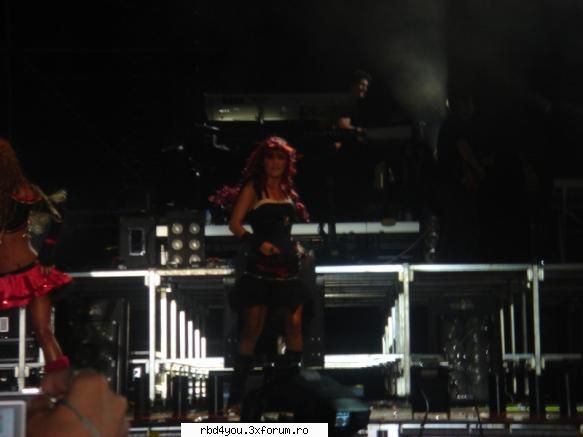 $$PoZe diN c0nCeRt3 RbD$$ - hilary_vondy - concerte
