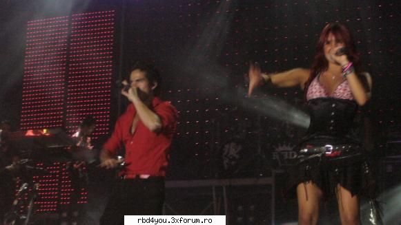 $$PoZe diN c0nCeRt3 RbD$$ - hilary_vondy - concerte
