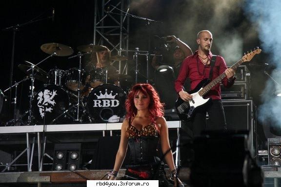 $$PoZe diN c0nCeRt3 RbD$$ - hilary_vondy - concerte